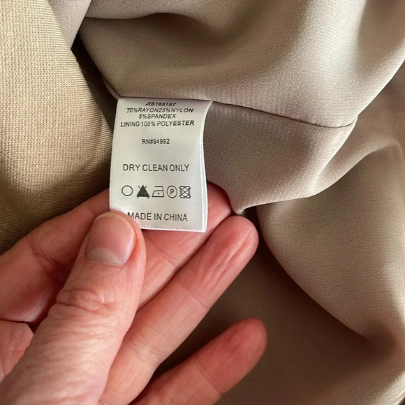 Patricia Luca camel color stretch skirt size 8 - Picture 4 of 5